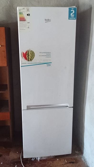 Подам холодильник