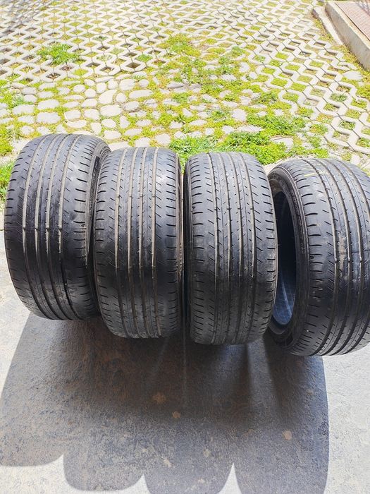 Гуми.  DUNLOP 225/44/R17