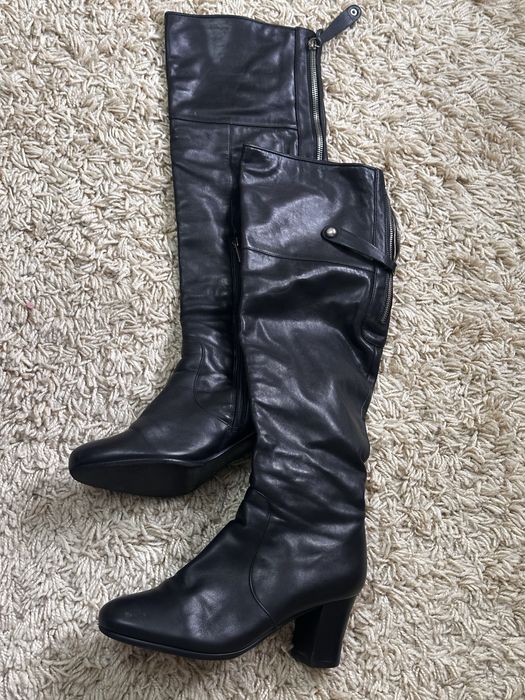 Кожаные сапоги европейка