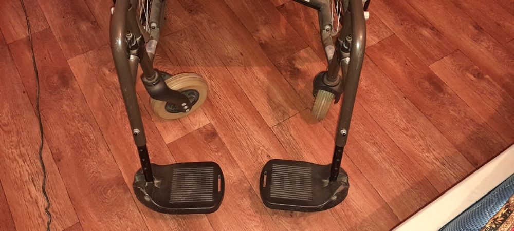 Инвалидный коляска