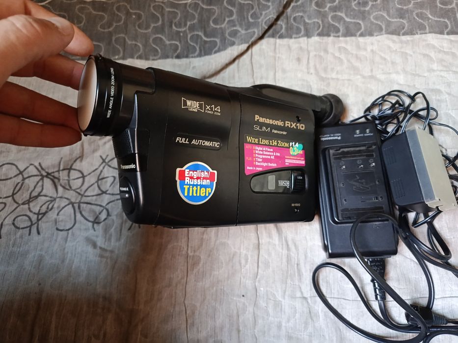 Продам видеокамера Panasonic RX10 Slim