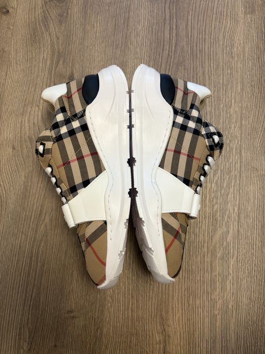 Adidasi Burberry