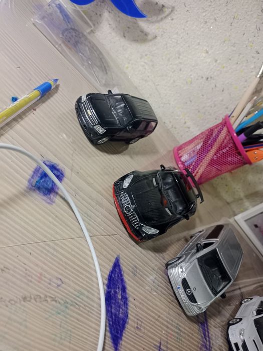 Машинки игрушки продаю