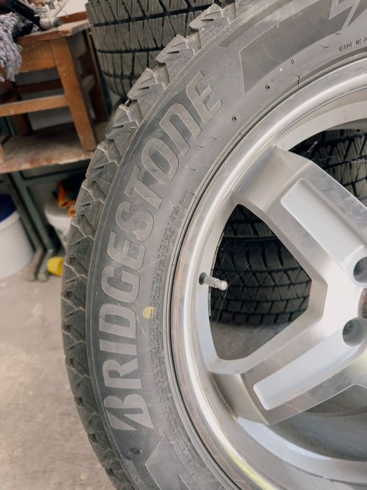 Зимнии шины с дисками 285/50R20