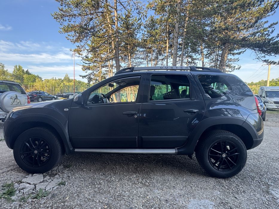 Dacia Duster 2013 luna 12.