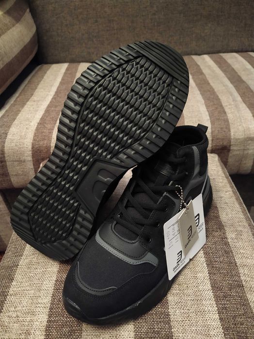 Мужские кроссовки