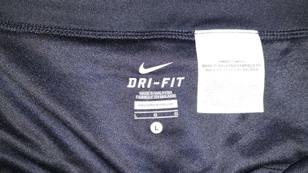 Дамски къси панталонки nike L размер
