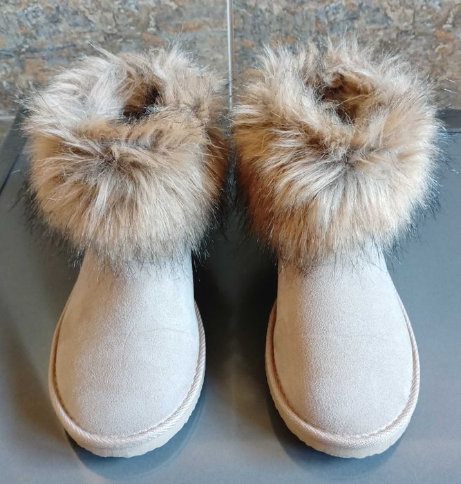 Cizme tip UGG cu blăniță