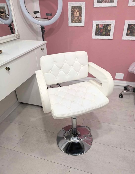 Vând scaun makeup/Bar