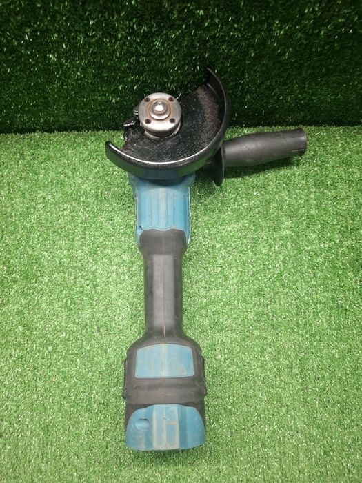 Безчетков шлайф на Makita DGA511 с регулаж на оборотите