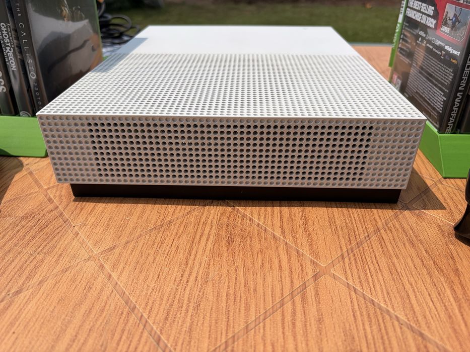 Xbox One S 1TB конзола