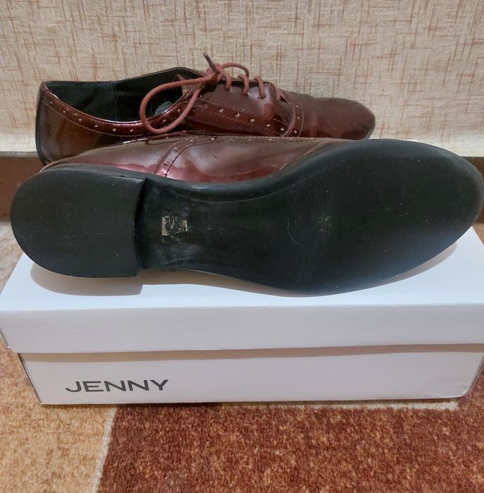 Дамски обувки цвят бордо