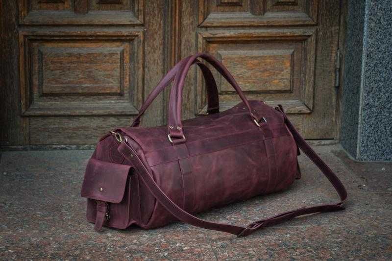 Geantă din piele naturală. Geantă de voiaj