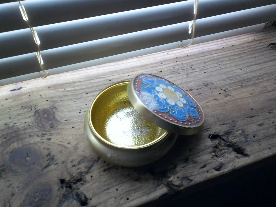 Продавам кутиика СССР мед