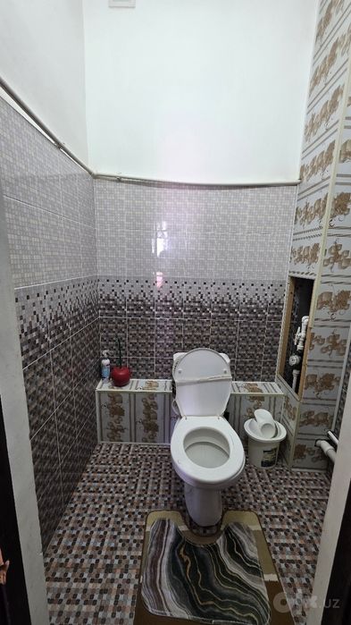 Tinchlik ofes oldida 3 xona uy oylaga