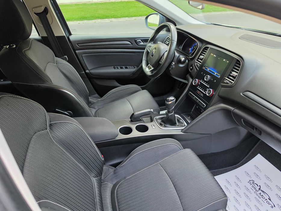 Renault Megane IV hatchback BUSINESS - 1.5 DCI 2019, EURO 6, garanție motor și cutia de viteze, posibilitate vânzare în RATE