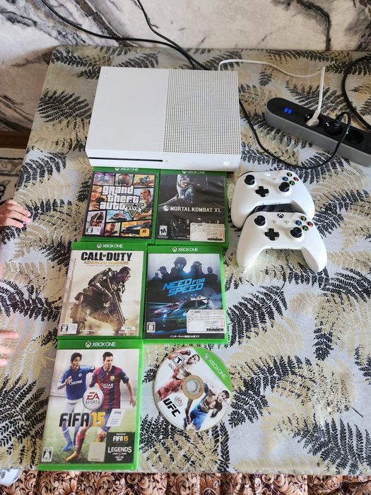 Xbox one S 1tb ideal