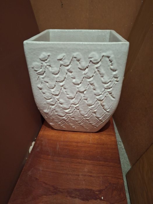 Нови кашпи за цветя керамични глазирани