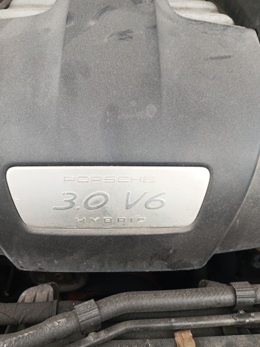 Porsche Cayenne 3.0 S Hybrid 233 к.с. ,автоматик,10 броя на части