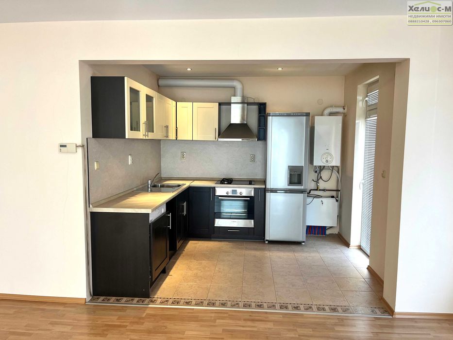 Тристаен апартамент с гараж до трето и четвърто училища, гр.Монтана