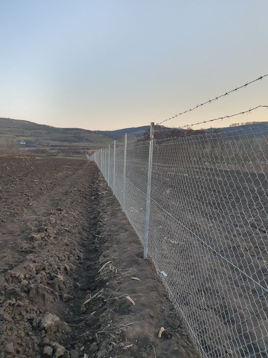 Împrejmuiri / gard / gradini / porți / terenuri