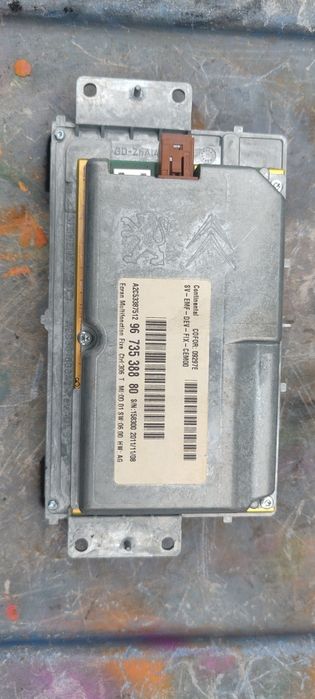 Display navigatie citroen c 5 an 2010 cod 9673538880