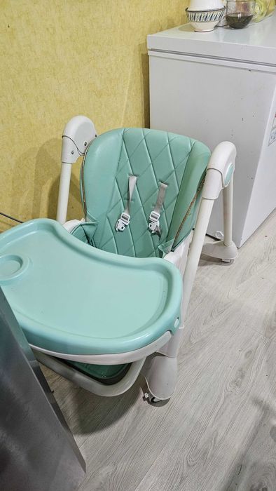 Продам стульчик для кормления