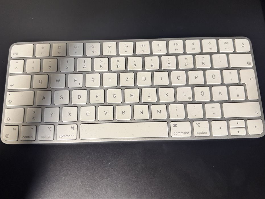 MacBook Pro M1 512GB + Magic keyboard - Stare Perfectă, Detailing Proaspăt