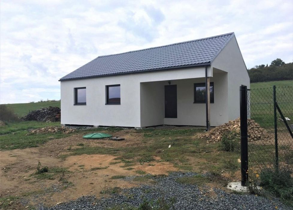 Case pe structură metalică