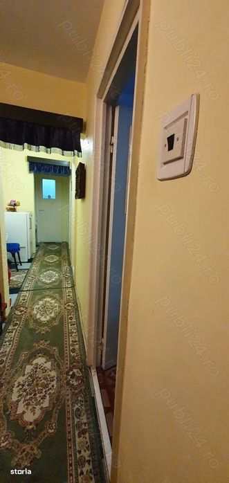 De vânzare apartament 3 camere decomandat