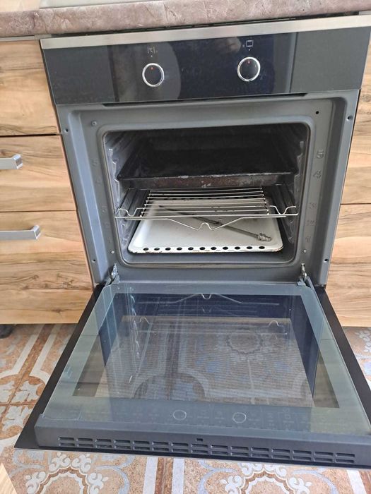 Духовка в хорошем состоянии