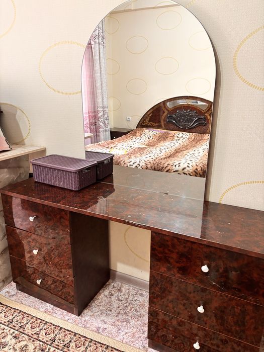 Спальный гарнитур