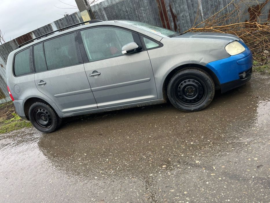 Dezmembrez Volkswagen touran 1.9d avq 2.0 bkp bkd 1.9 bkc bxe 1.6 fsi