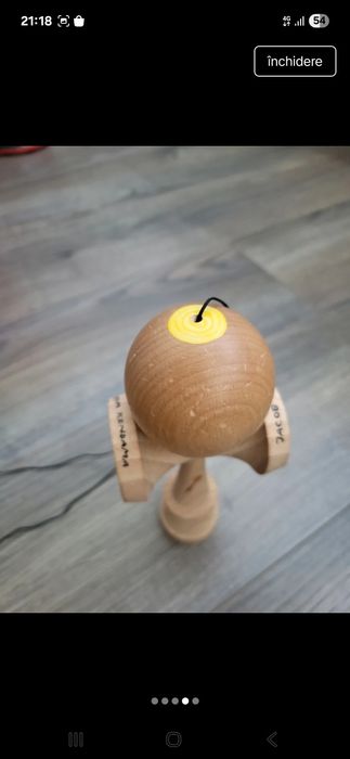 Kendama jakob acrobat