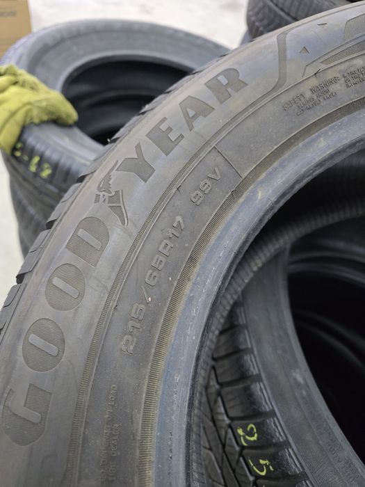 1 Брой Гума 215/65/17 Goodyear 6,5mm