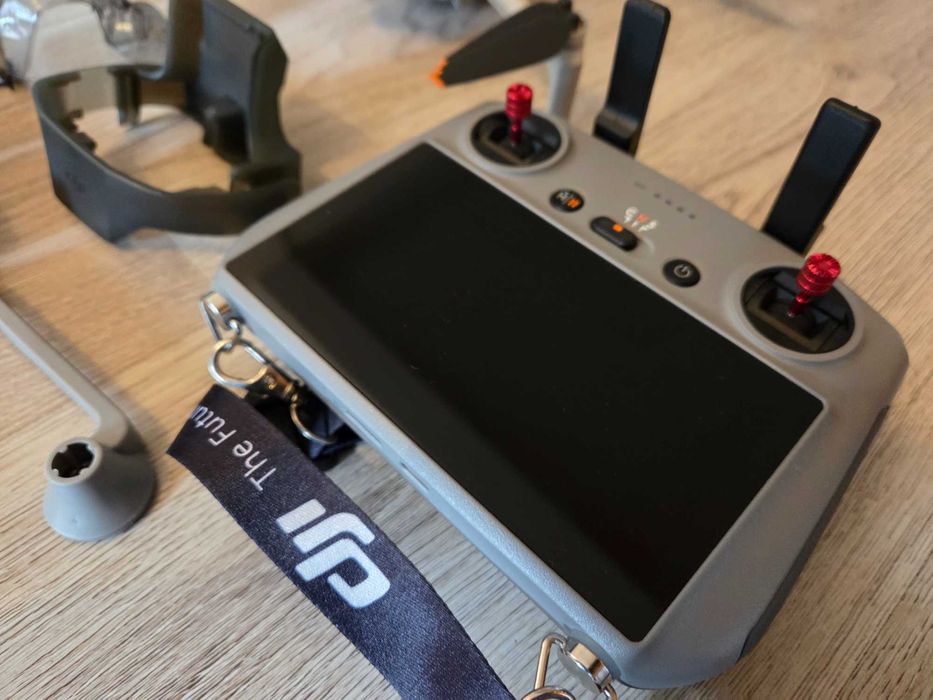 Дрон DJI Mini 4 Pro Fly More Combo