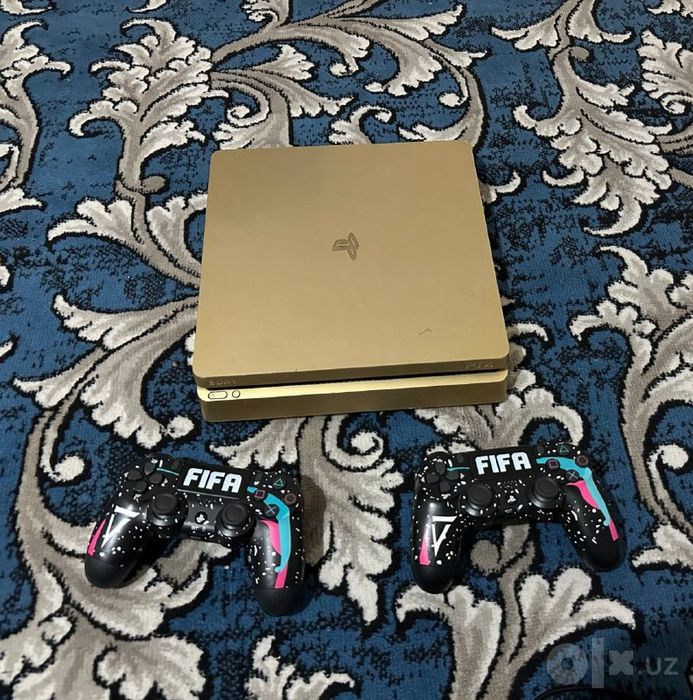 Playstation 4 slim