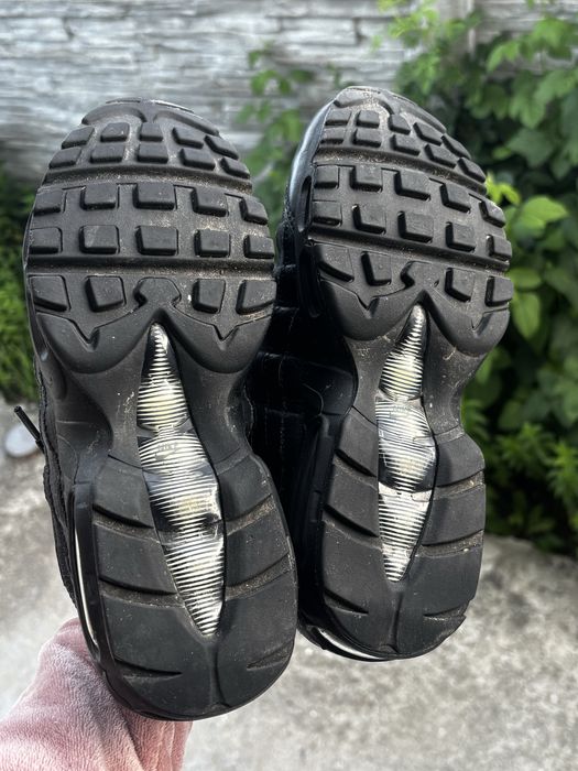 Vand adidasi Nike Air max