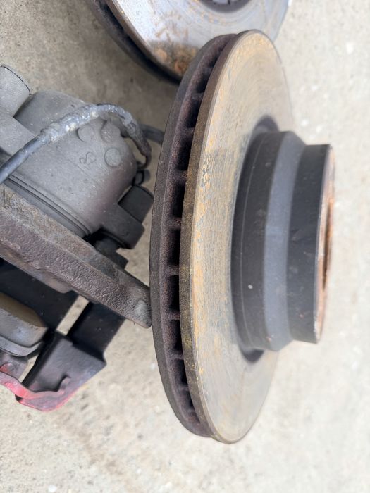 Etrieri placute discuri bmw e90 e91 e92 e93 325d 330d