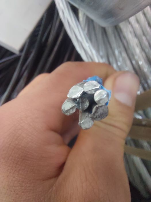 Высокий провод А . AC кабель есть