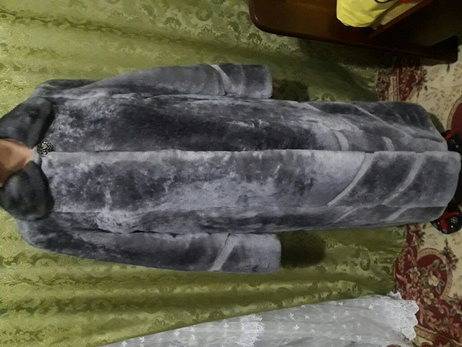 Продам шубу мутон с норковым воротником