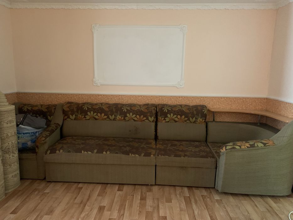 Продам диван в хорошем состоянии