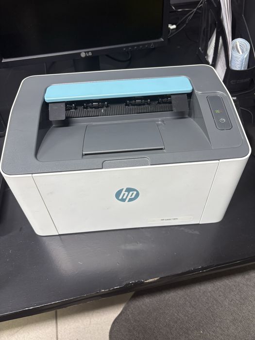 Принтер A4 hp 107r