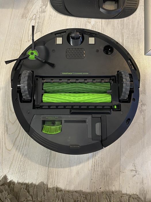 iRobot Roomba i5+ с гаранция