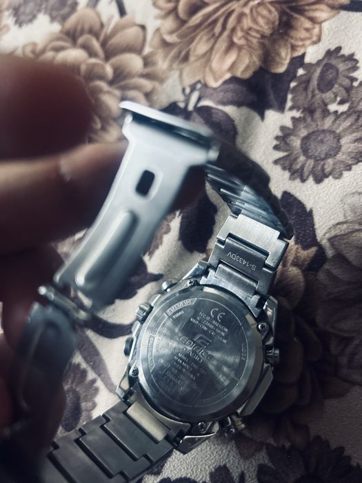 Часы Edifice Casio EQB-501D Bluetooth бар