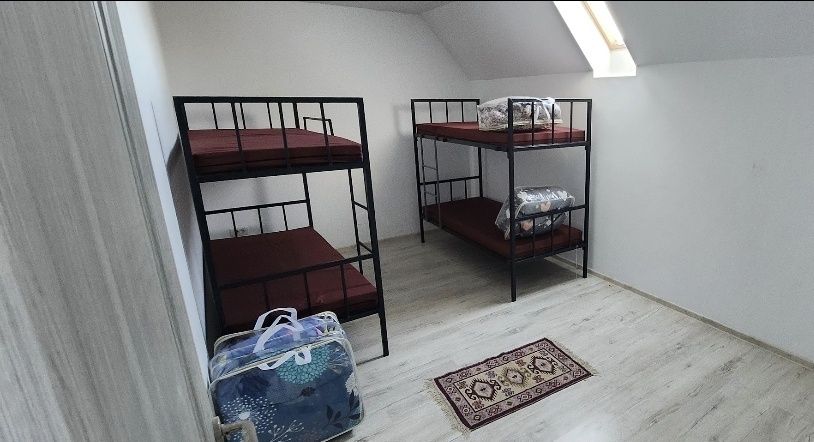 Cazare muncitori, 22.5lei/ persoana, 450 lei cladirea, 20 de locuri capacitate, Arad, utilitati incluse.