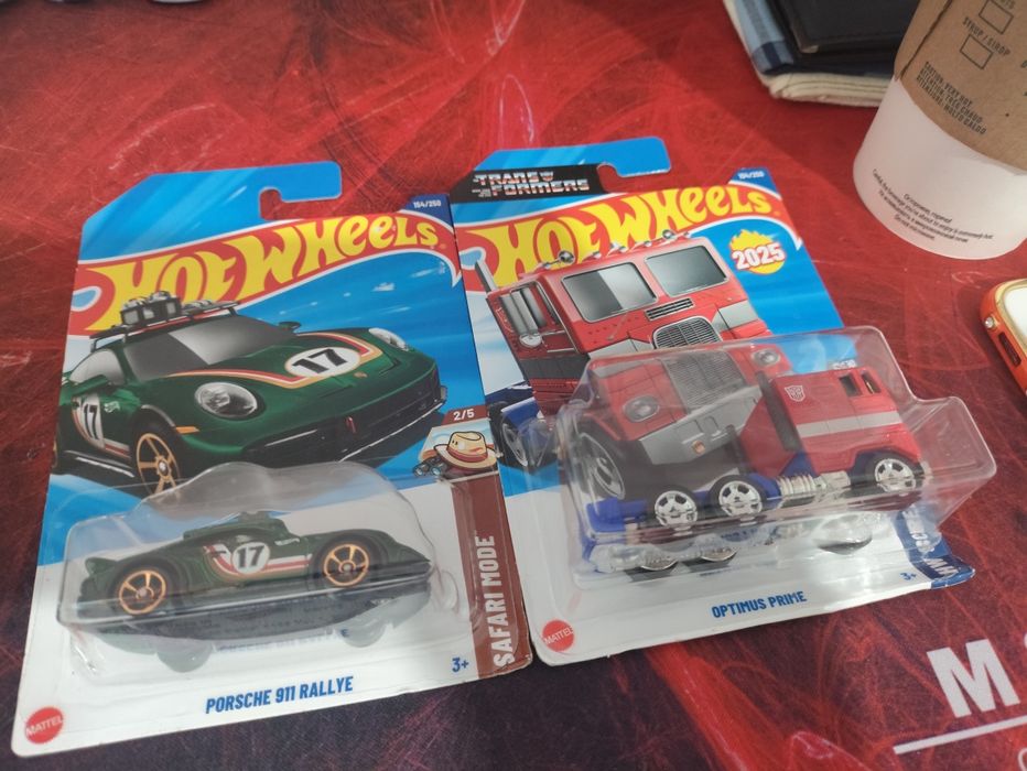 Hot wheels Porsche/Optimus Prime