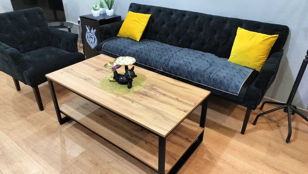 Продам стол журнальный