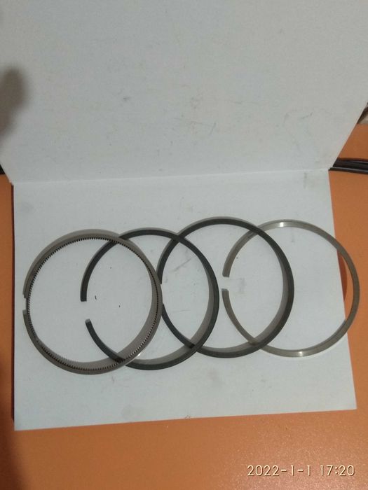 Комплект поршневых колец на двигатель.