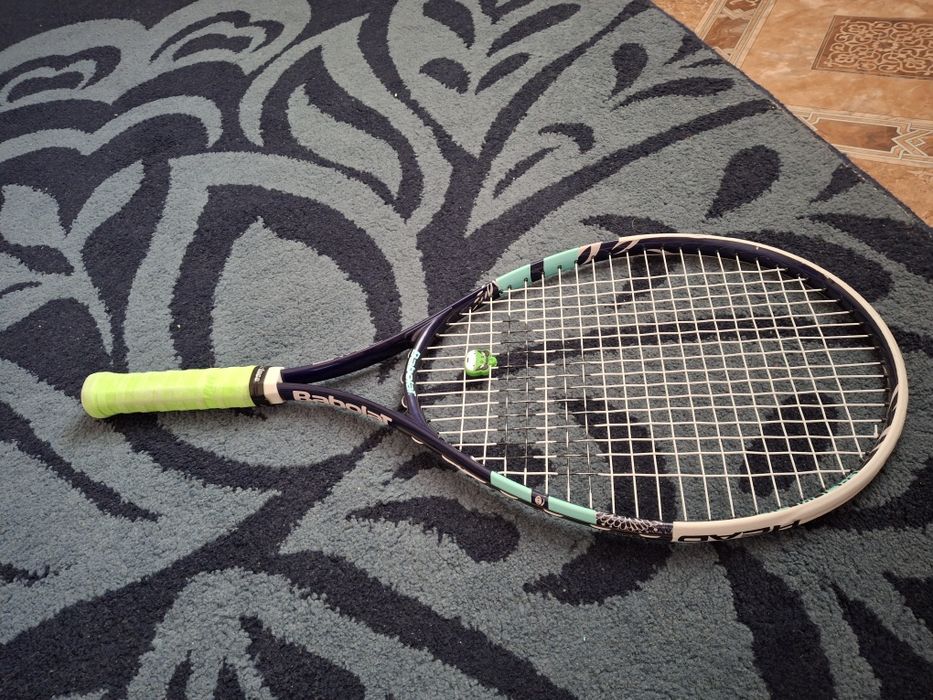 Продам ракетку BABOLAT